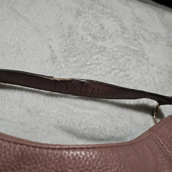 Michael Kors Leather Handbag and Wallet Set. Muave color with crossbody strap - Picture 8 of 10